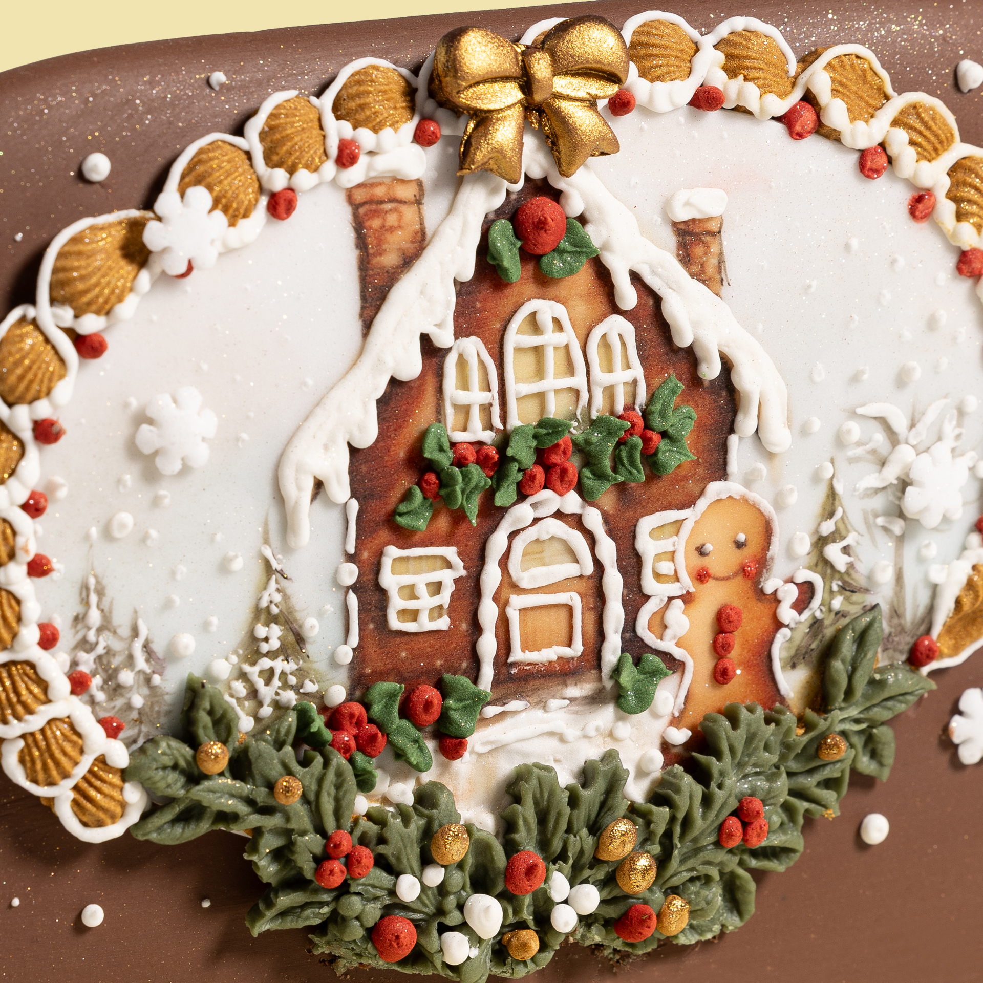 Gianduiotto decorato a mano con casetta natalizia