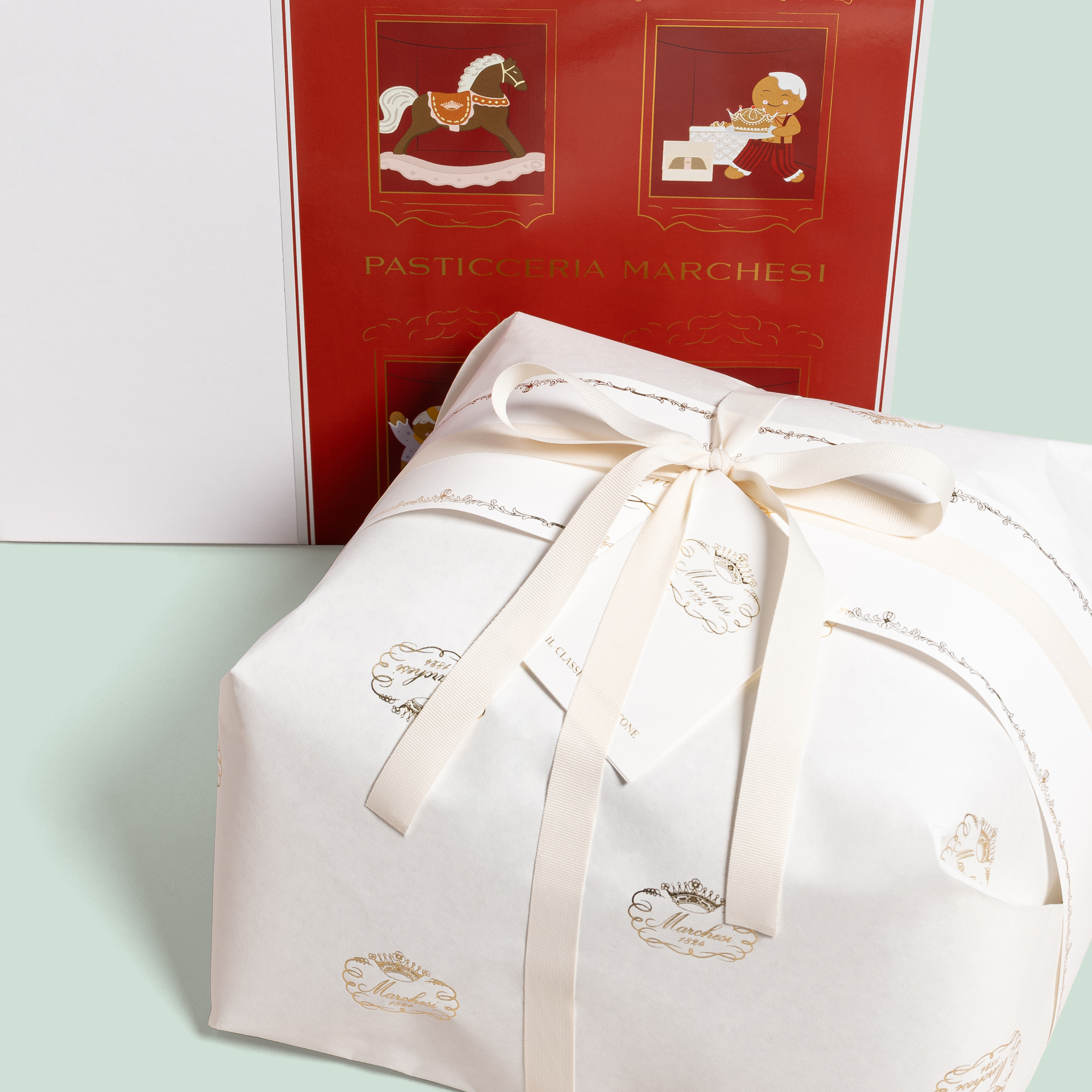 Gift Box with Panettone and Champagne.