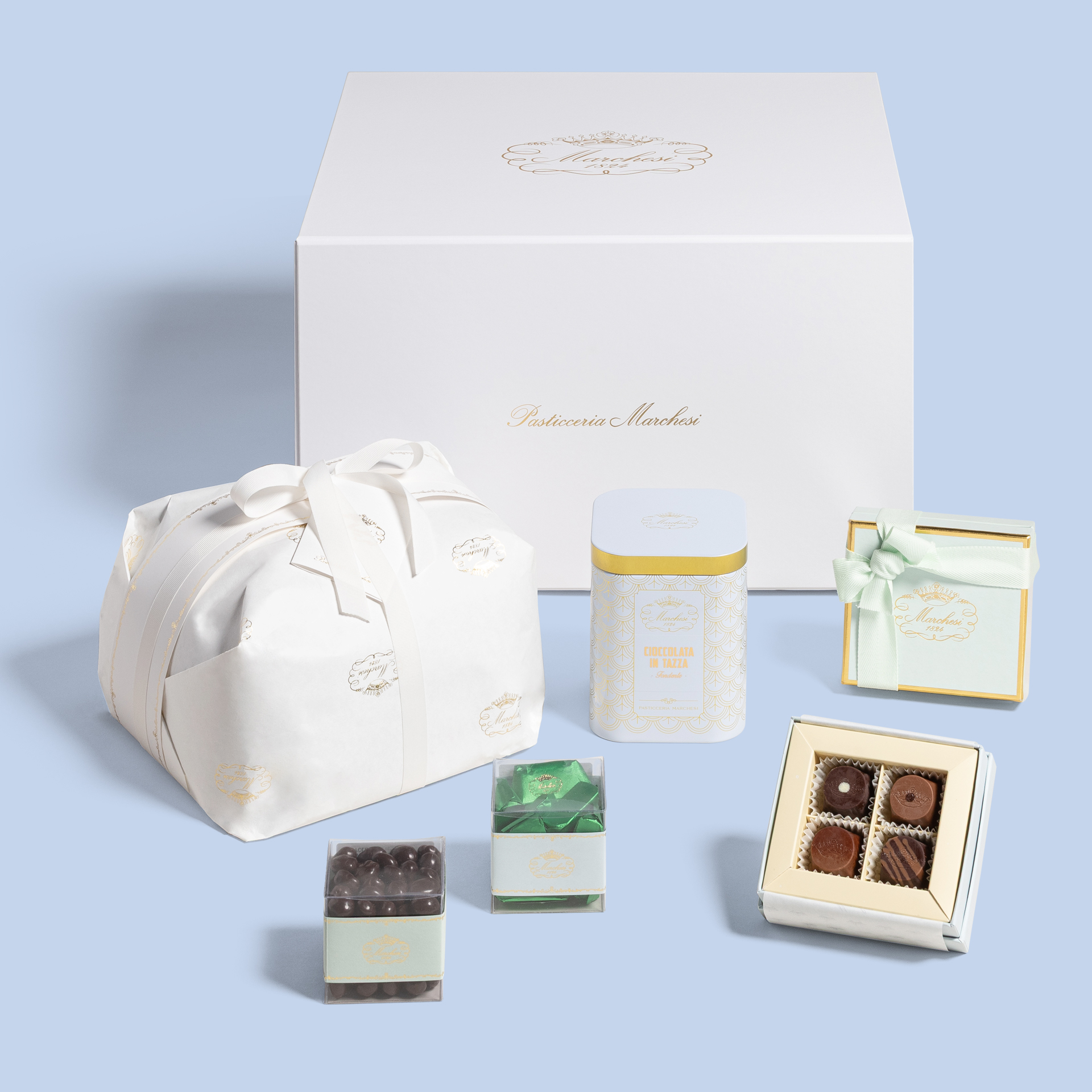 Gift box with Panettone and Chocolates