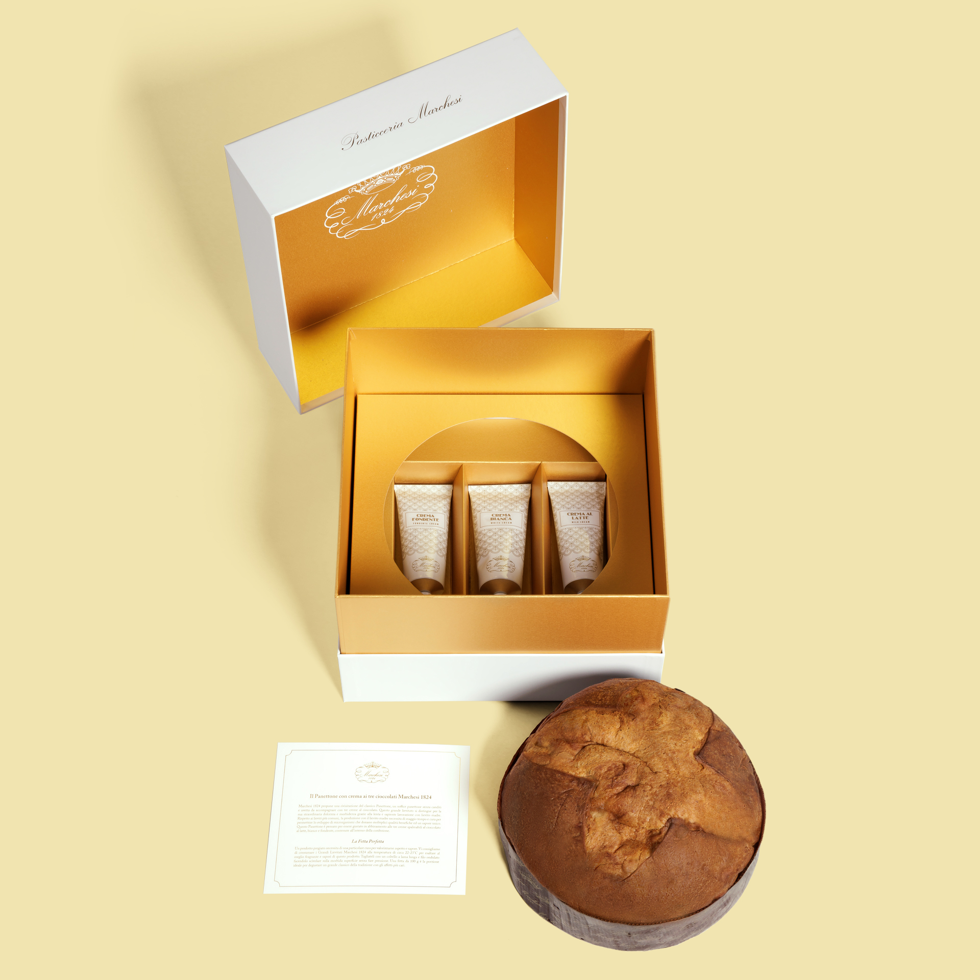 帕奈托蛋糕配三块巧克力奶油