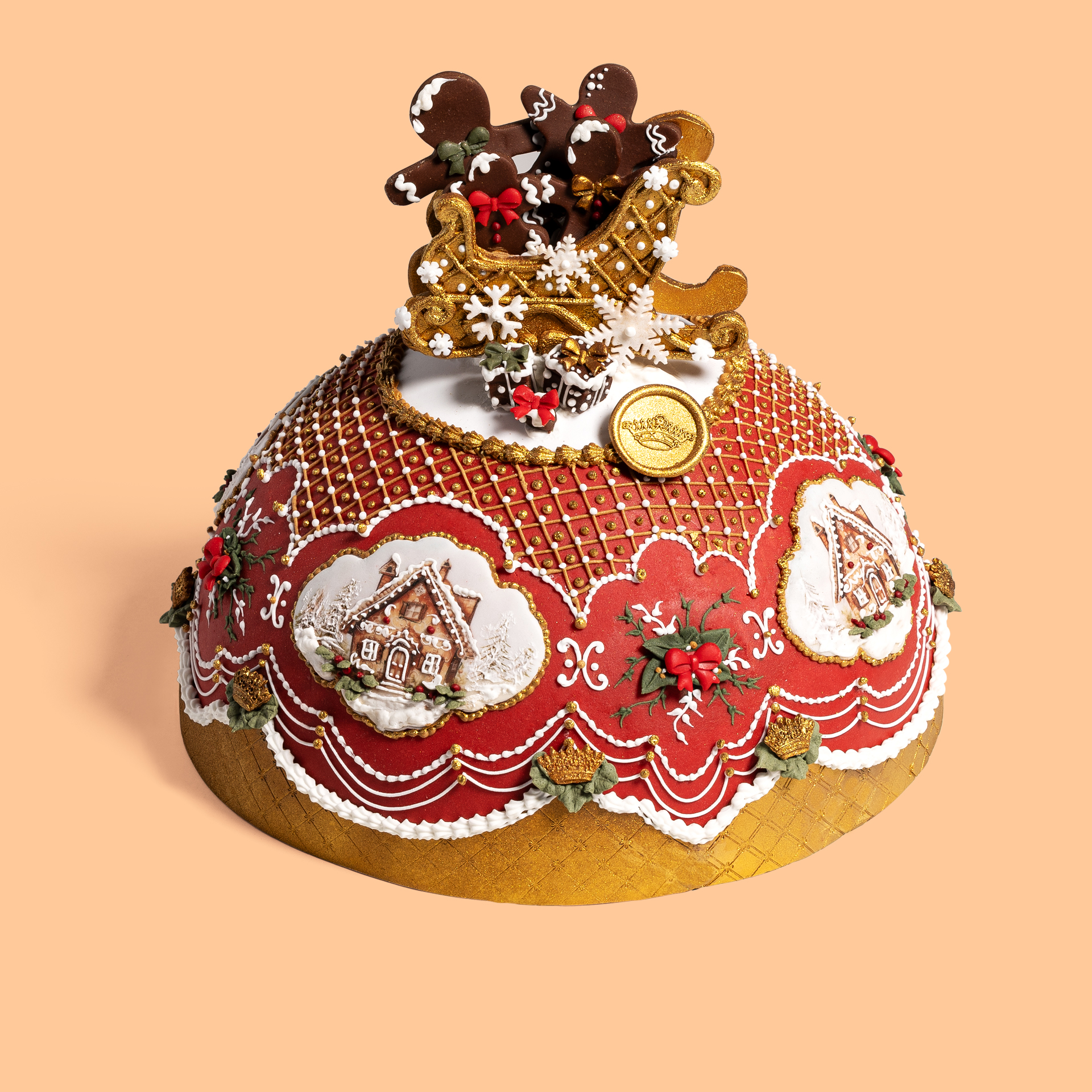 Panettone décoré à la main avec une luge dorée