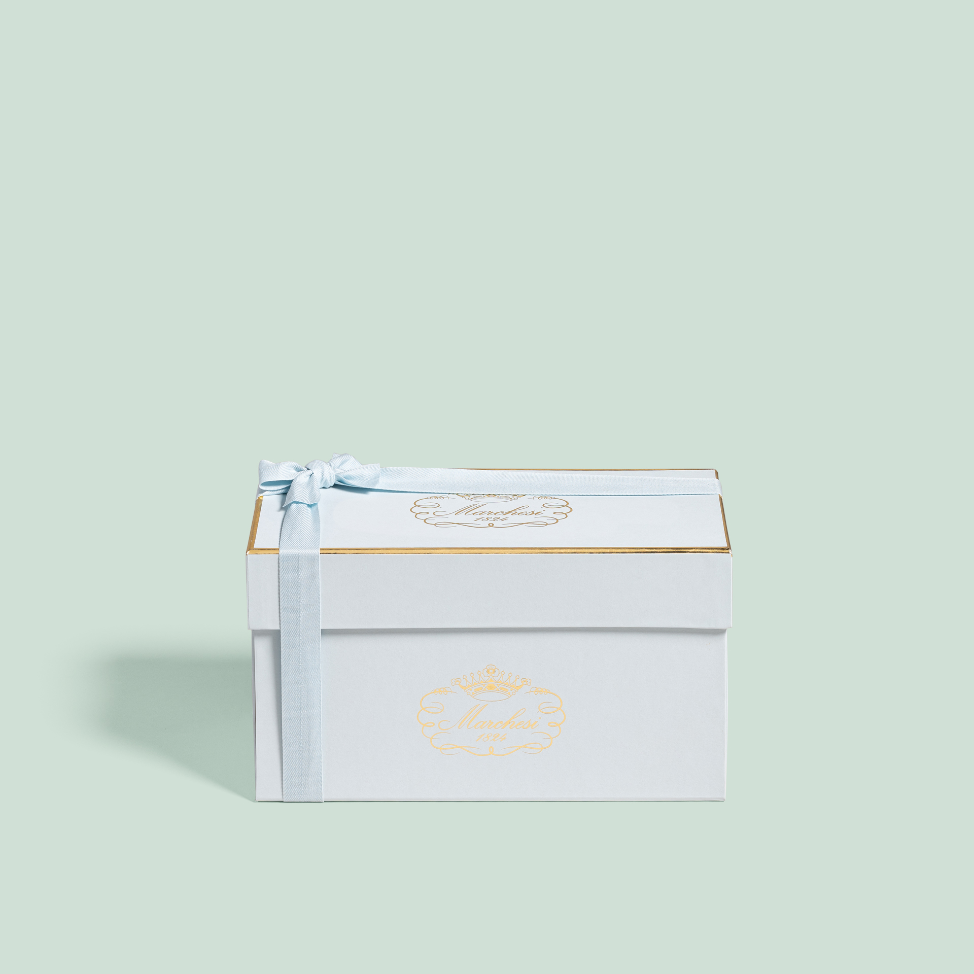 Gianduiotto décoré à la main avec un petit bonhomme en pain d’épices