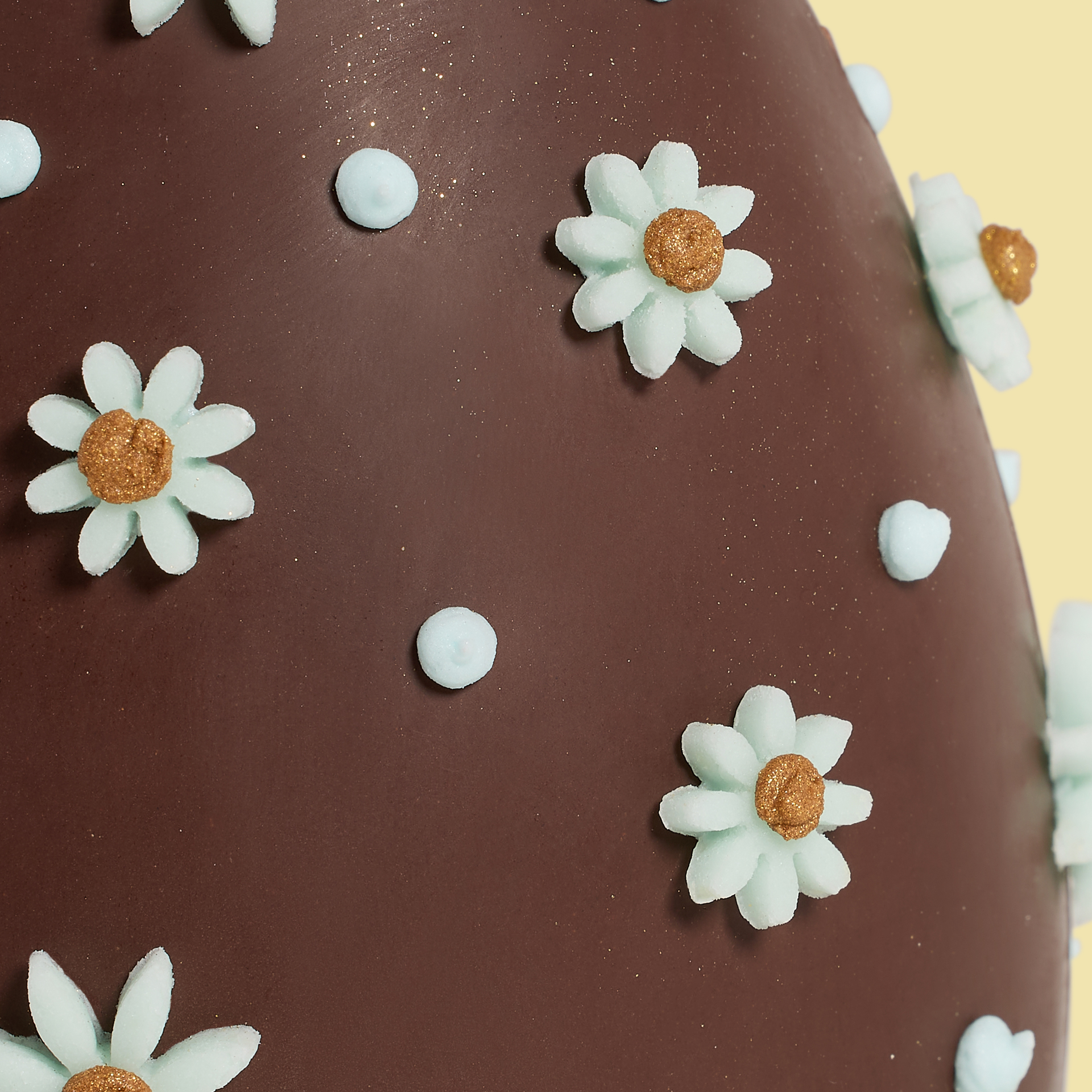 Dark chocolate egg hand-decorated with small flowers 120g