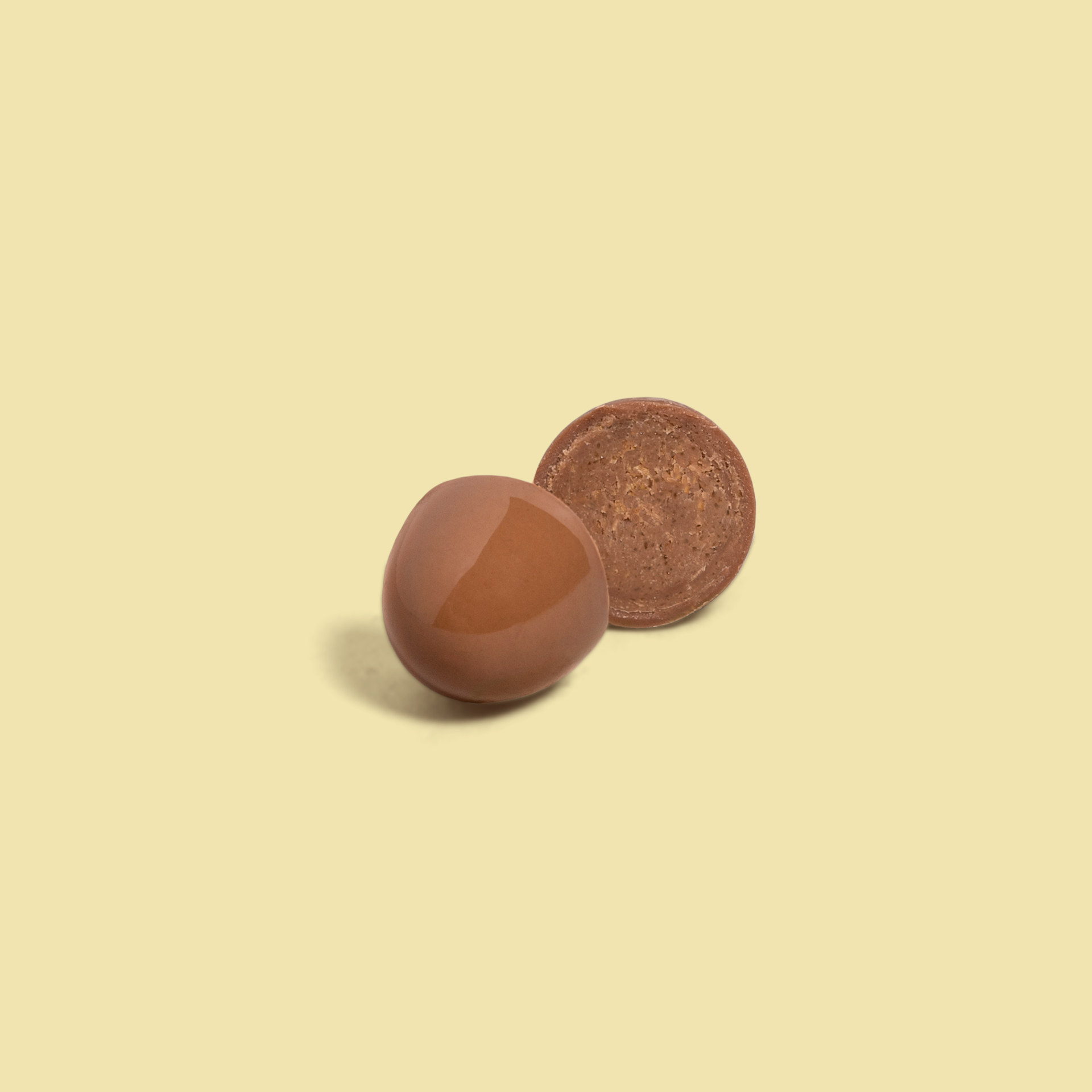 Milk chocolate eggs with hazelnut praline filling 105g
