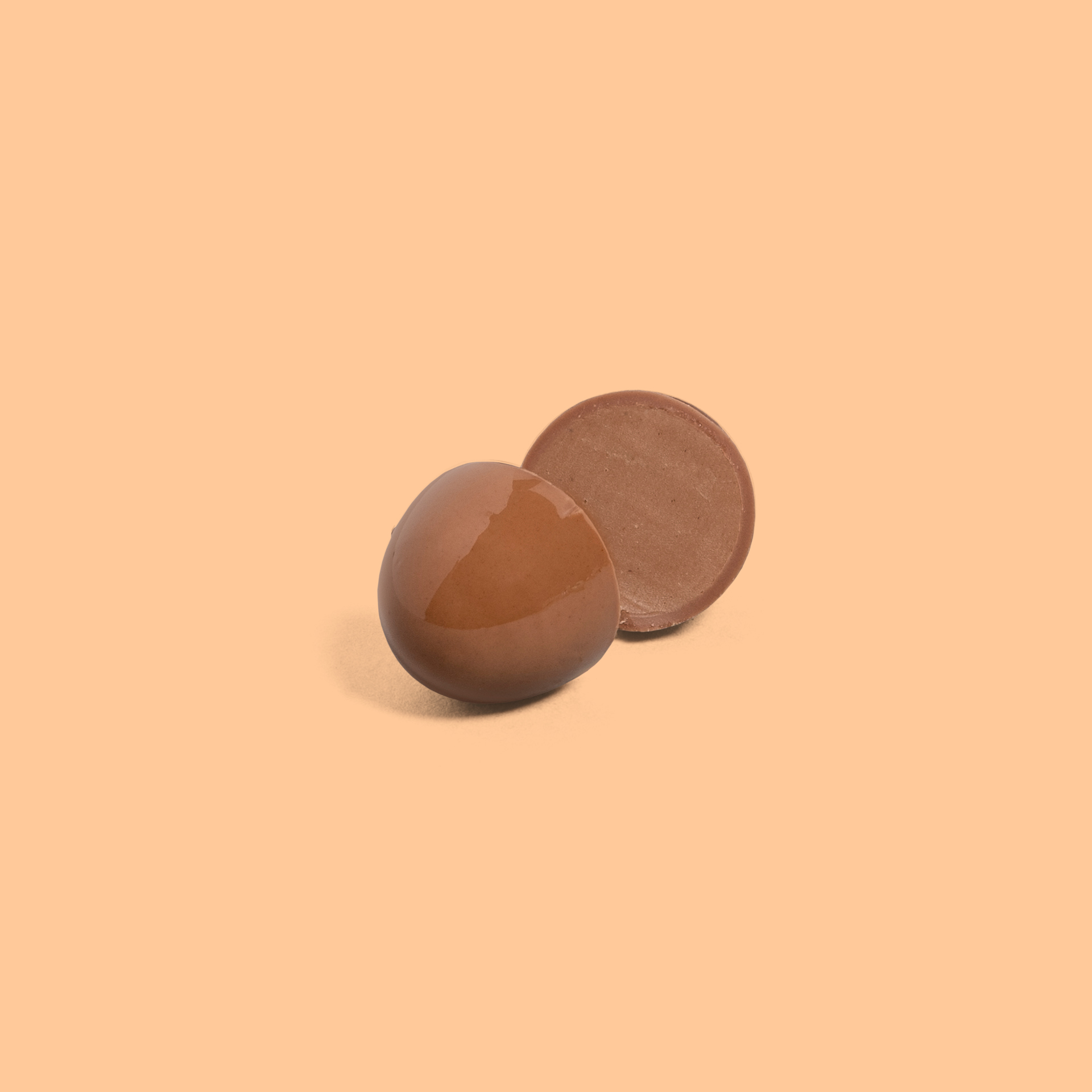Dark chocolate eggs with almond filling 105g
