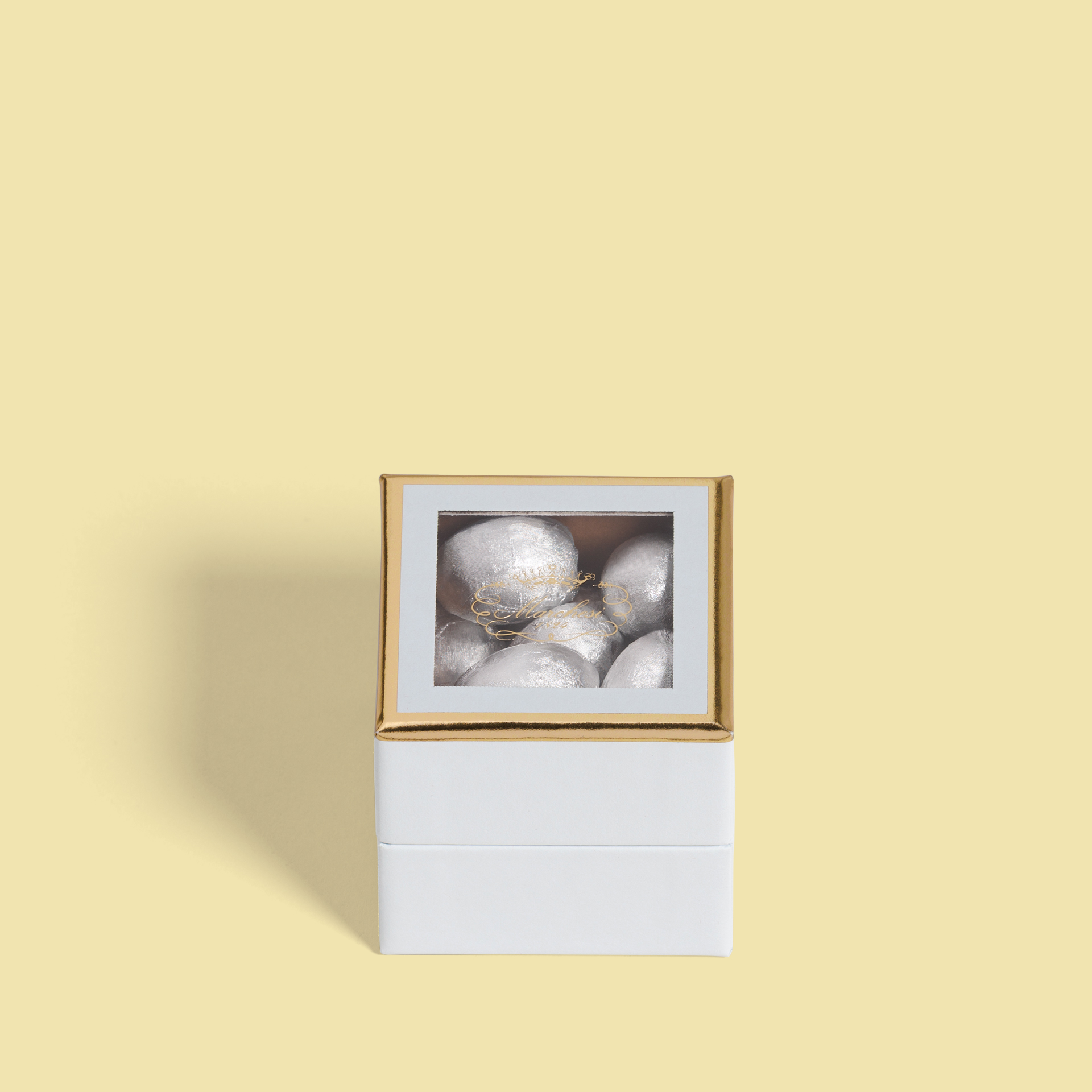 榛仁糖夹心牛奶巧克力蛋110克