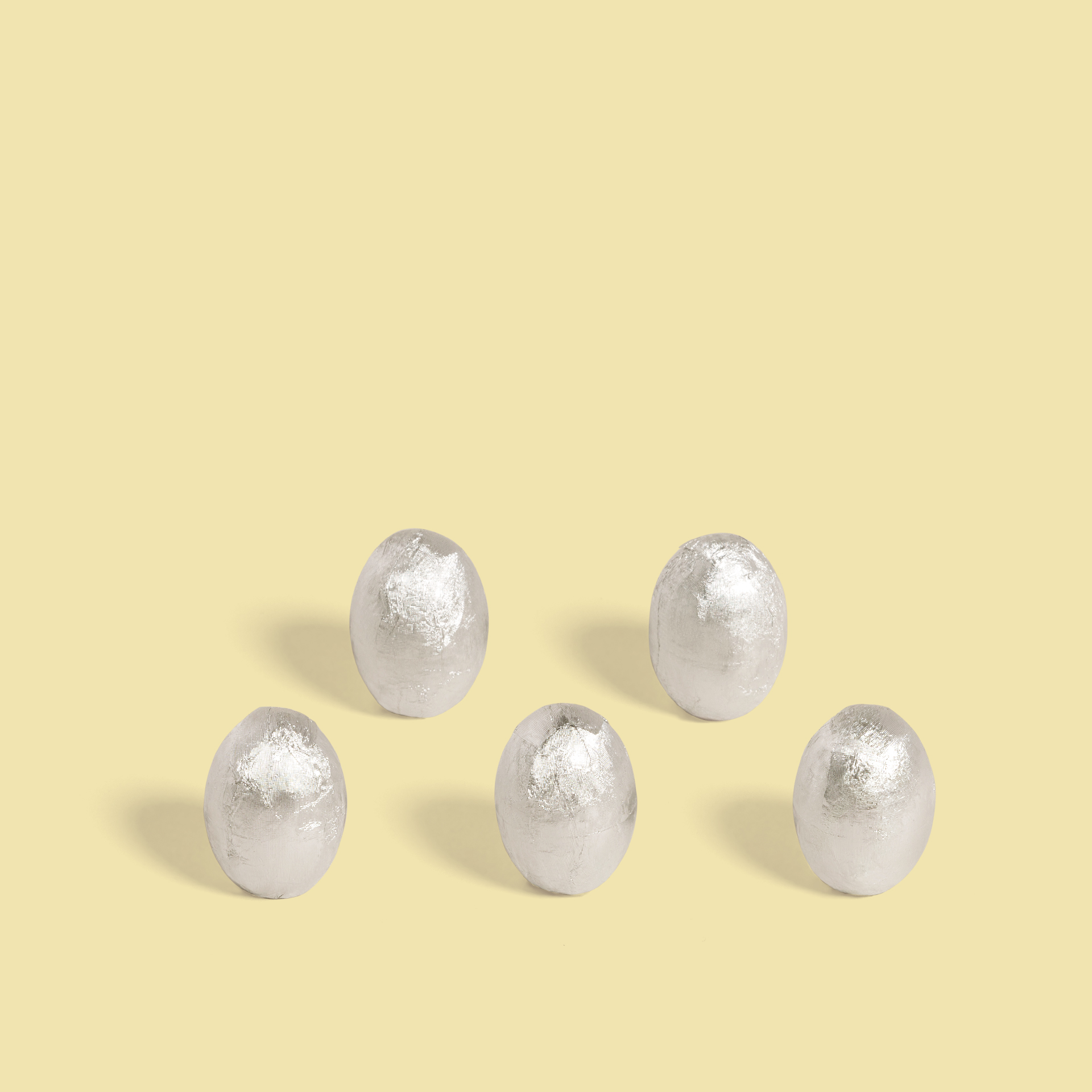 榛仁糖夹心牛奶巧克力蛋110克