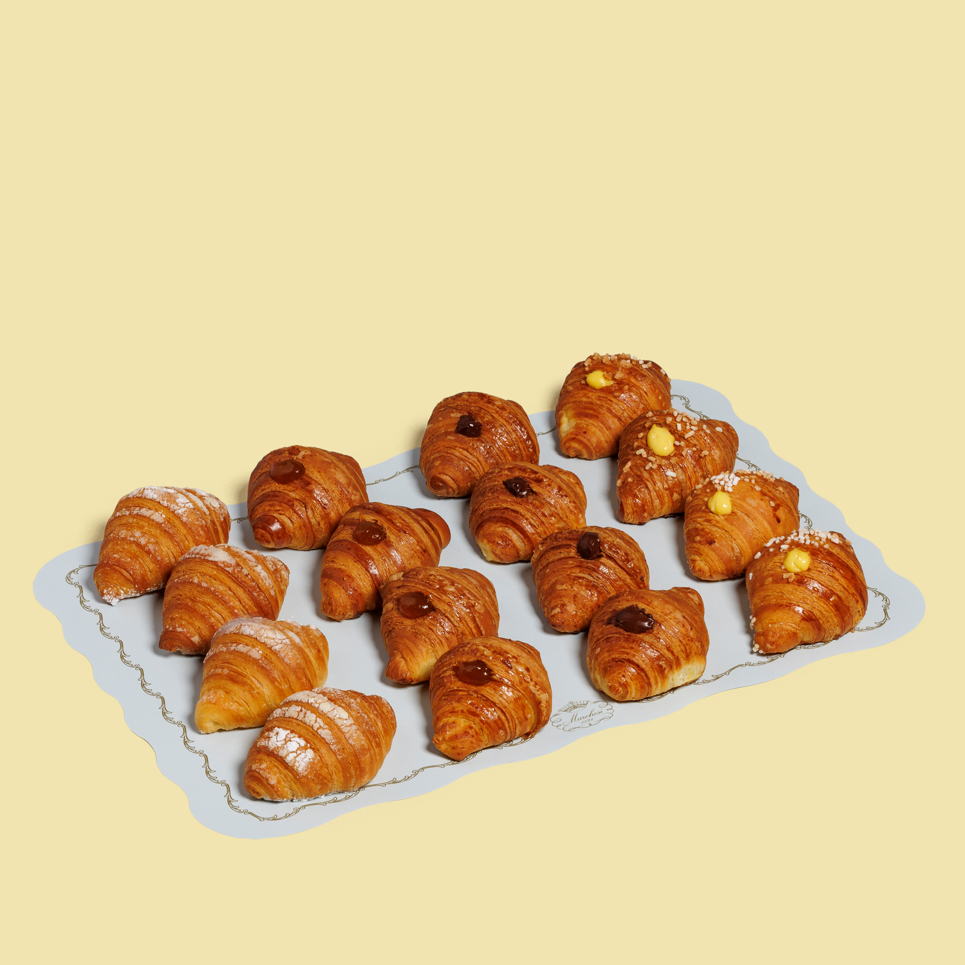 Croissant mignon tray 16 pcs