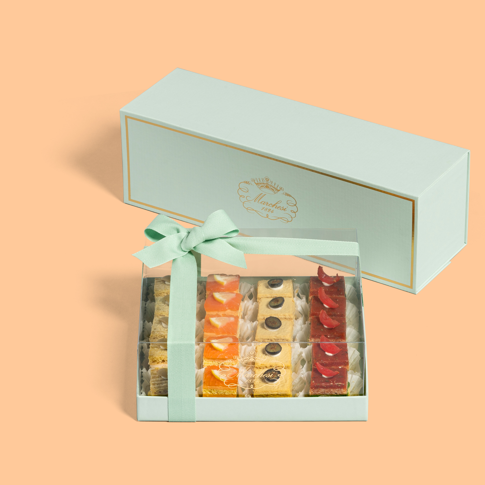 Aperitif-Box mit Würfeln und Schaumwein