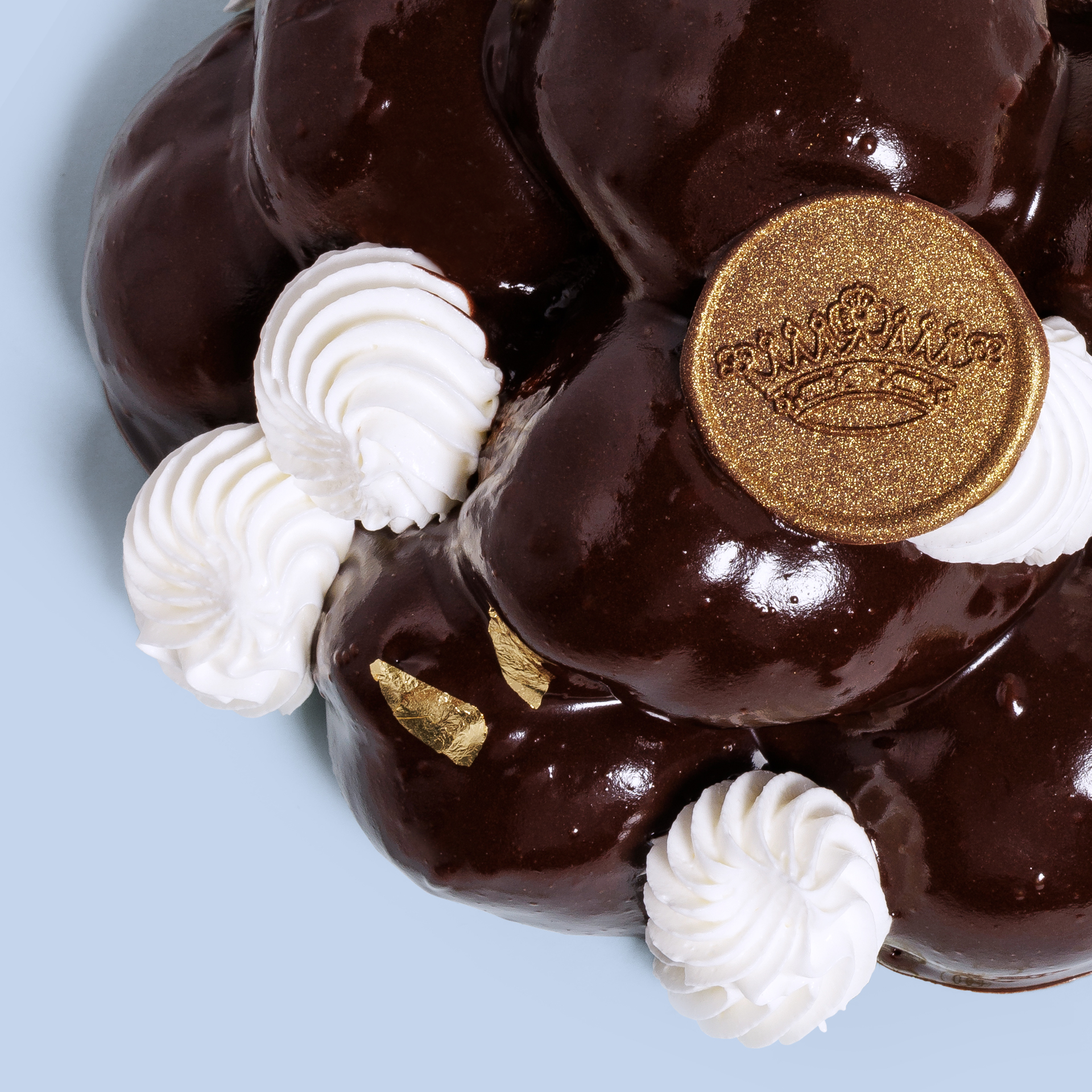 Profiterol cake