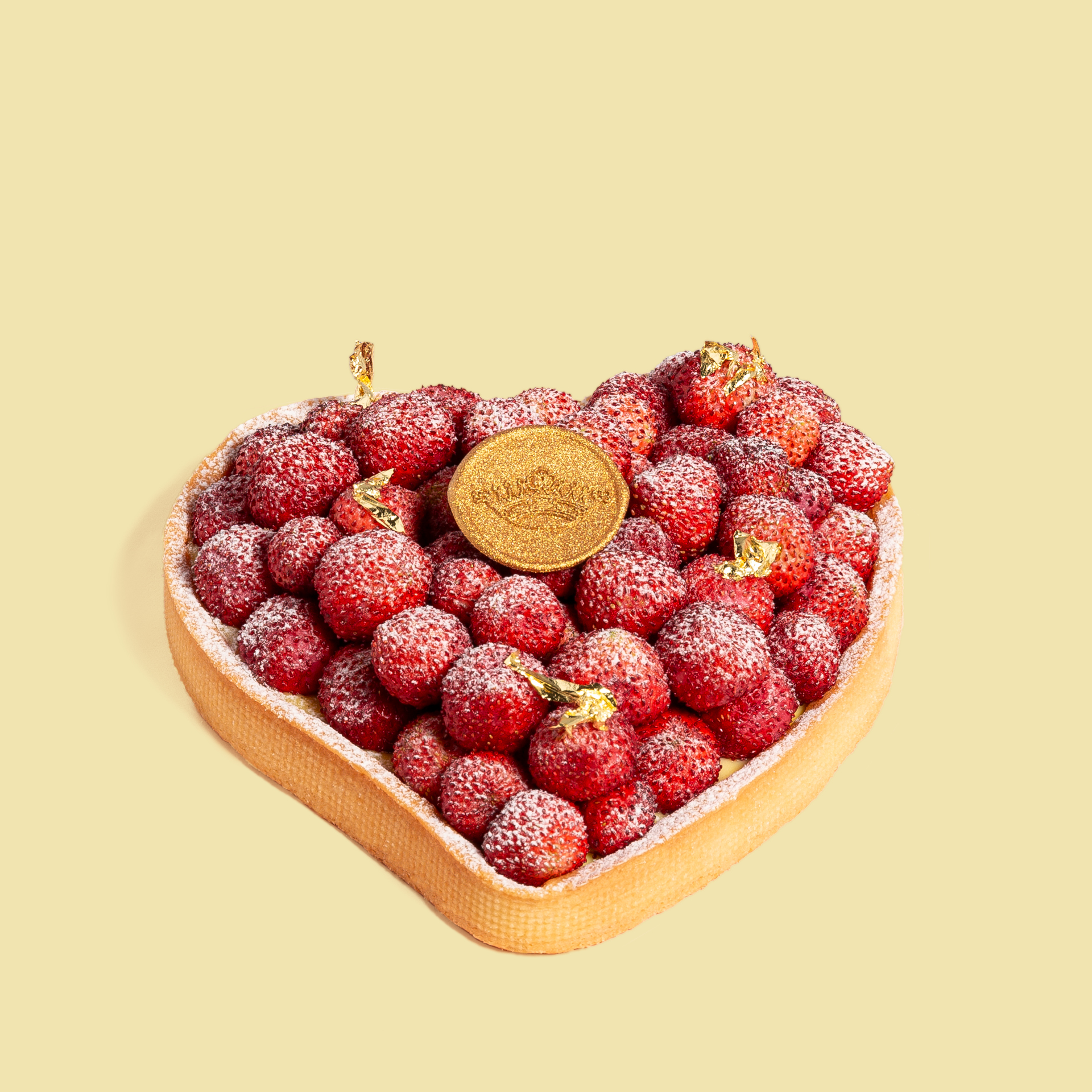 Heart-shaped tart with wild strawberries